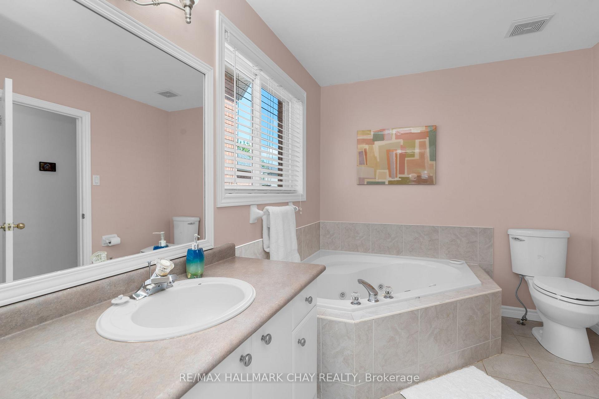Photo 17 of 63 Masters Drive, Barrie, East Bayfield — HOMEH
