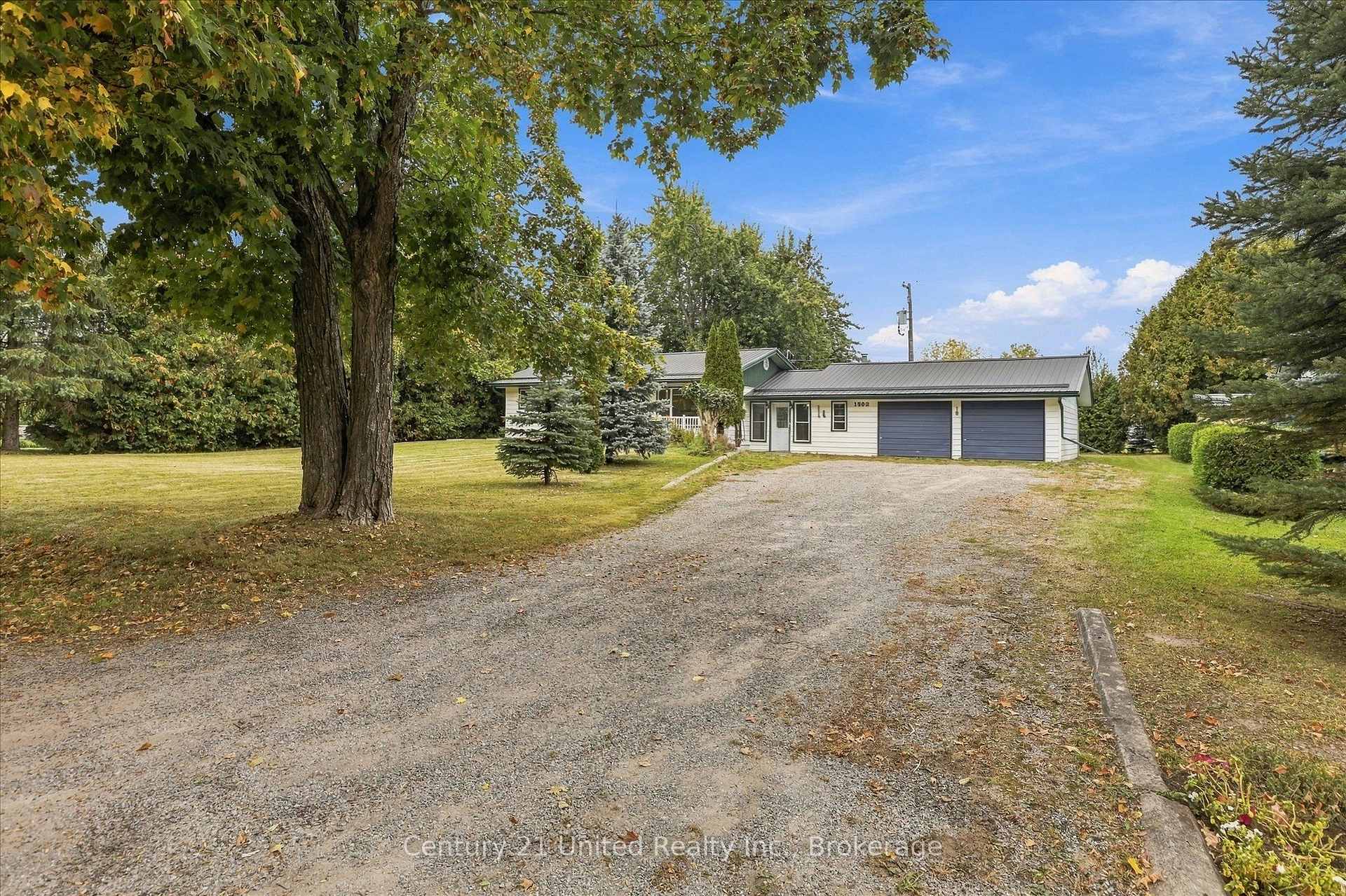 Photo 4 of 1502 Eleventh Line, Selwyn — HOMEH