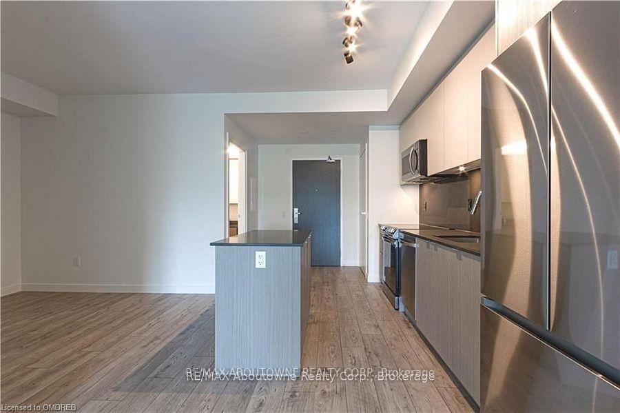 Photo 5 of Unit B0721, 133 Bronte Road, Oakville, Bronte — HOMEH