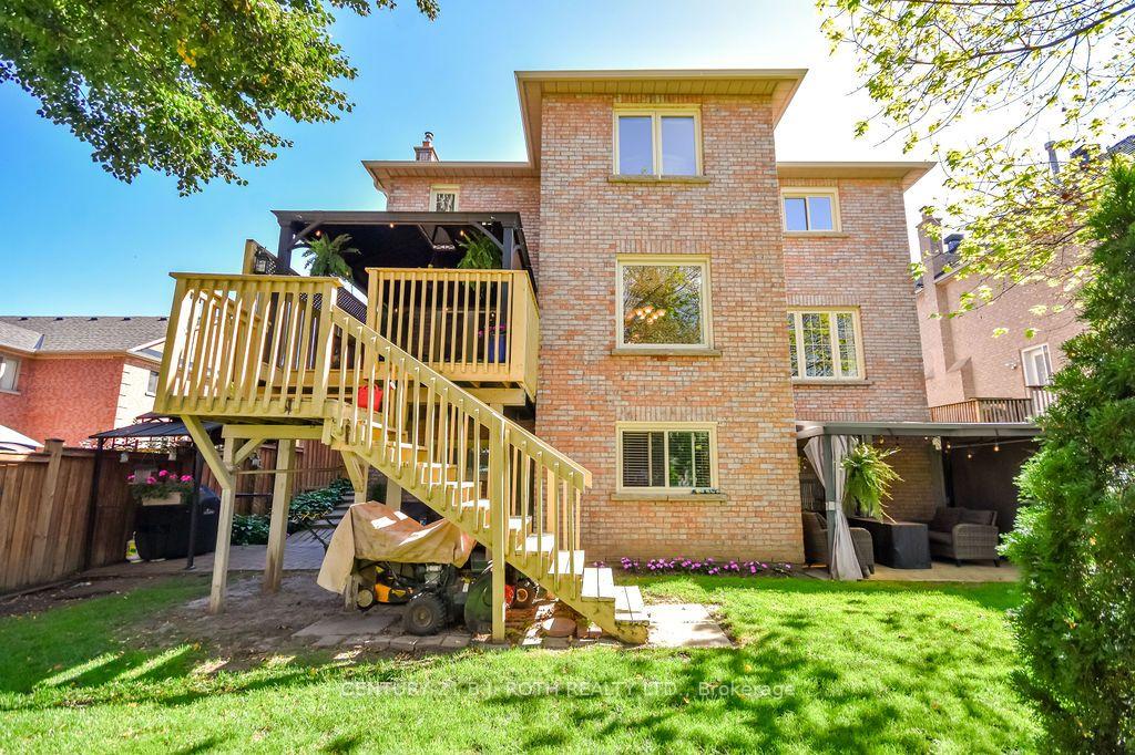 Photo 2 of 24 Grand Forest Drive, Barrie, Bayshore — HOMEH