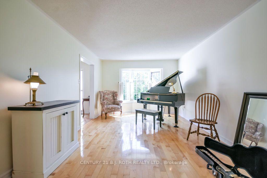 Photo 7 of 24 Grand Forest Drive, Barrie, Bayshore — HOMEH