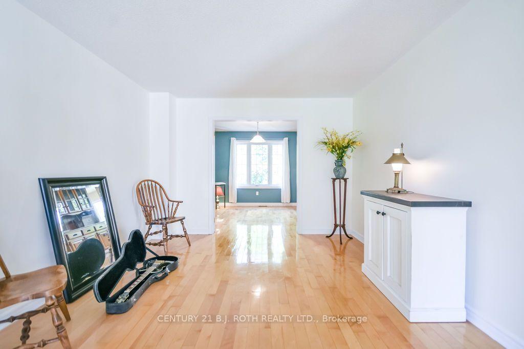 Photo 8 of 24 Grand Forest Drive, Barrie, Bayshore — HOMEH