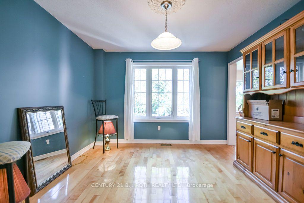Photo 9 of 24 Grand Forest Drive, Barrie, Bayshore — HOMEH