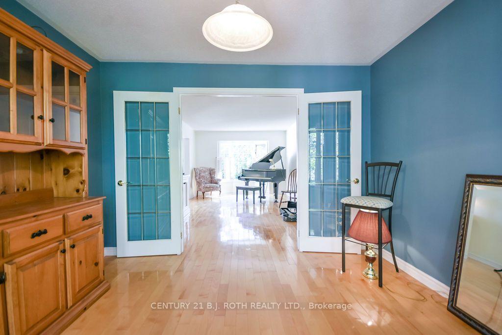 Photo 10 of 24 Grand Forest Drive, Barrie, Bayshore — HOMEH
