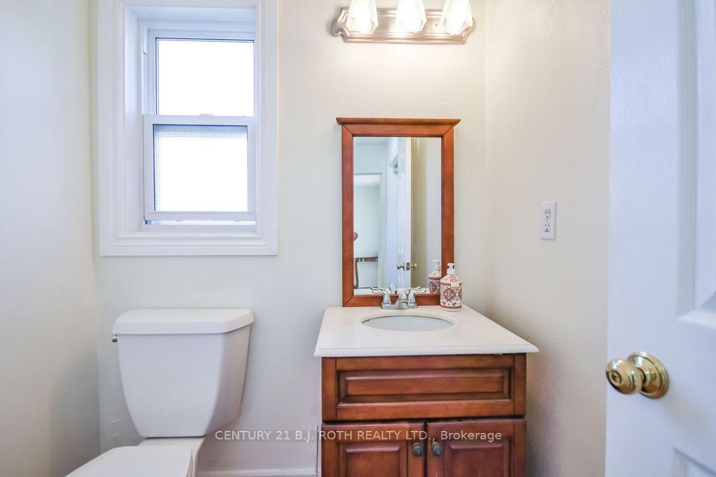 Photo 17 of 24 Grand Forest Drive, Barrie, Bayshore — HOMEH