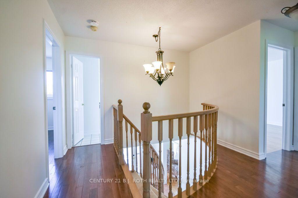 Photo 18 of 24 Grand Forest Drive, Barrie, Bayshore — HOMEH