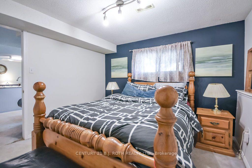 Photo 45 of 24 Grand Forest Drive, Barrie, Bayshore — HOMEH