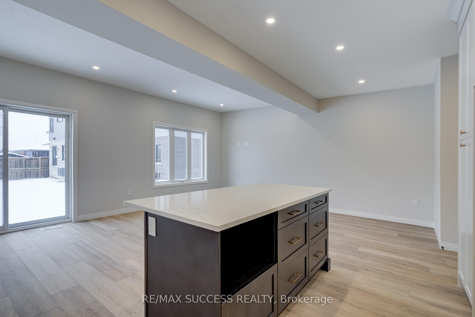 Photo 12 of 147 Siebert Avenue, Kitchener, Vanier - Kitchener — HOMEH