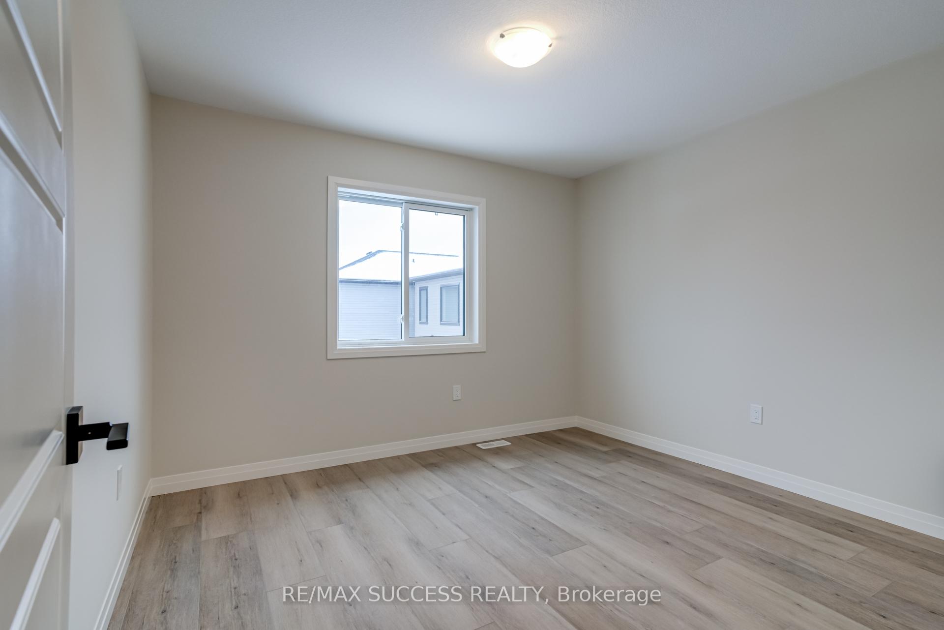Photo 33 of 147 Siebert Avenue, Kitchener, Vanier - Kitchener — HOMEH