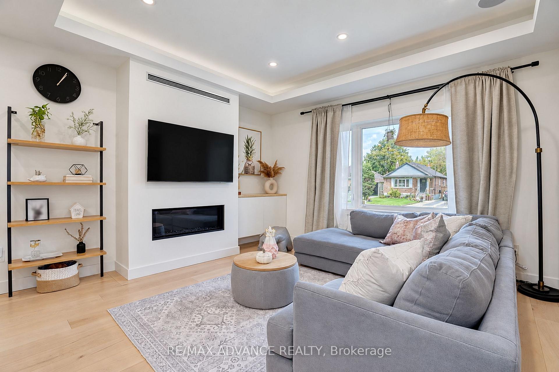 Photo 5 of 39 Janet Boulevard, Scarborough, Wexford-Maryvale — HOMEH