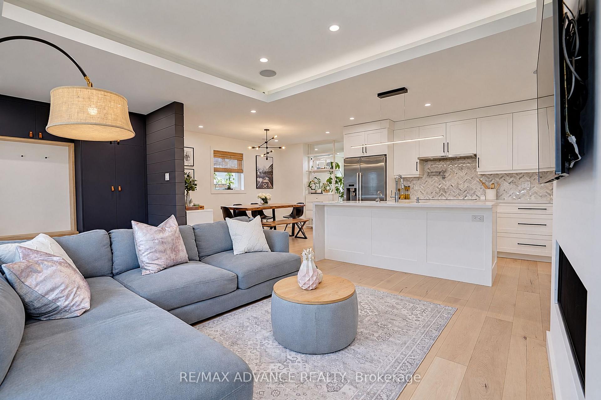 Photo 7 of 39 Janet Boulevard, Scarborough, Wexford-Maryvale — HOMEH