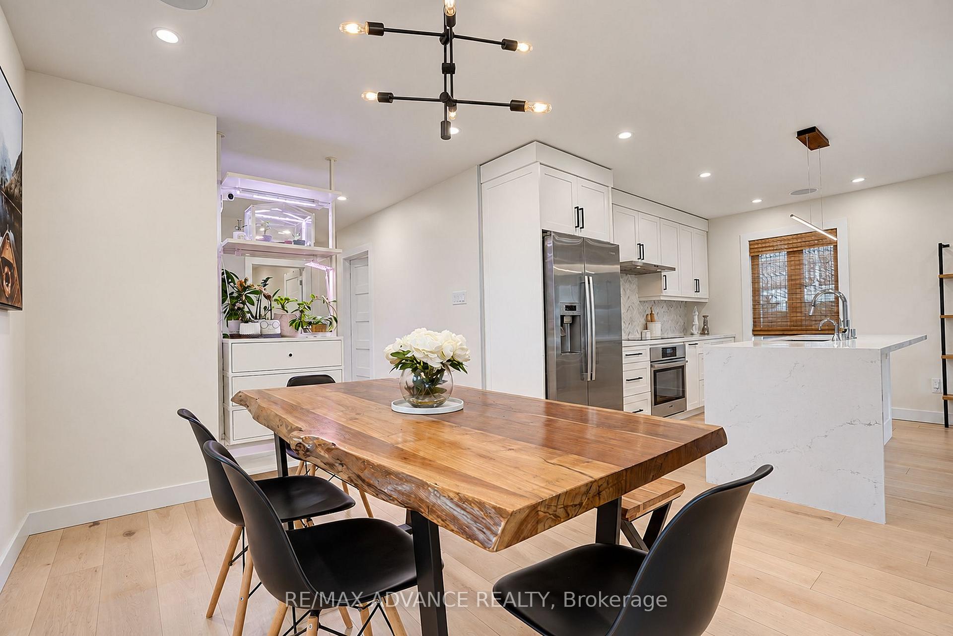 Photo 19 of 39 Janet Boulevard, Scarborough, Wexford-Maryvale — HOMEH