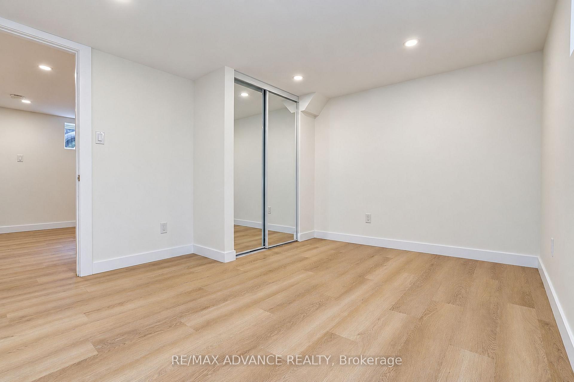 Photo 41 of 39 Janet Boulevard, Scarborough, Wexford-Maryvale — HOMEH