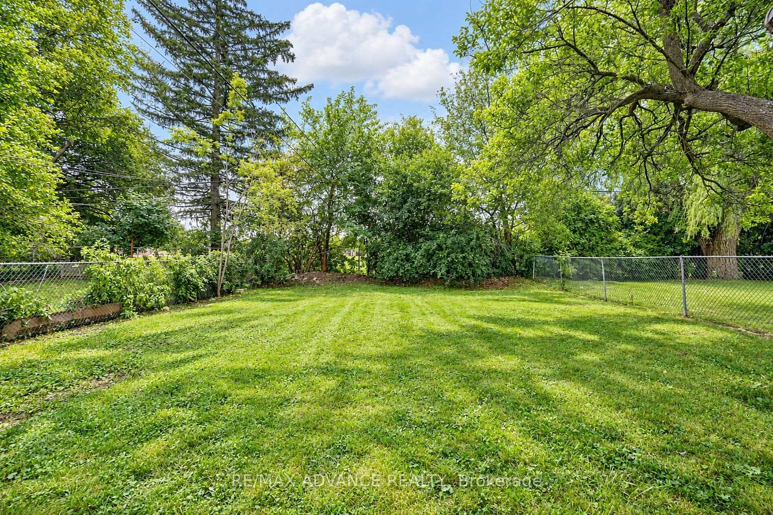 Photo 46 of 39 Janet Boulevard, Scarborough, Wexford-Maryvale — HOMEH