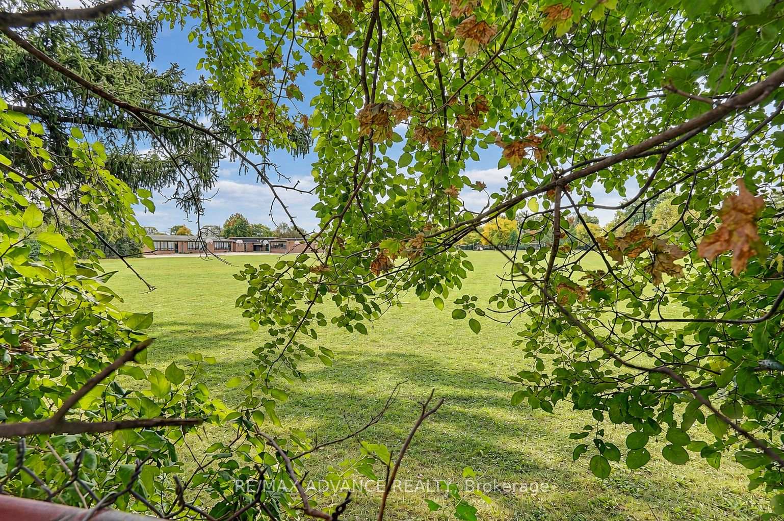 Photo 48 of 39 Janet Boulevard, Scarborough, Wexford-Maryvale — HOMEH