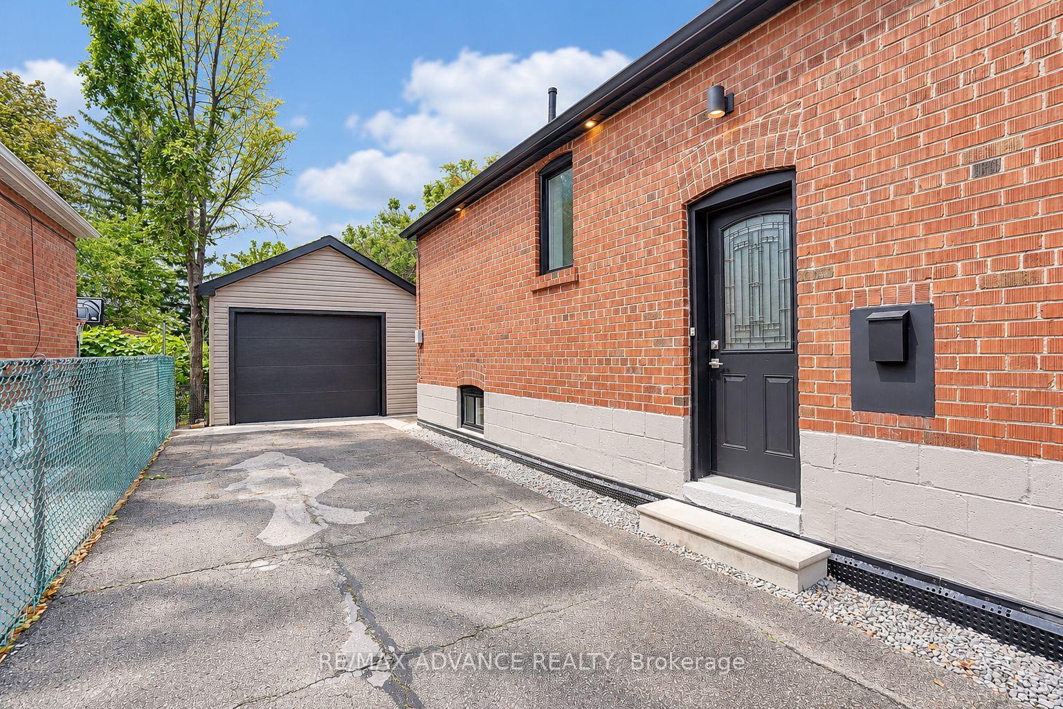 Photo 49 of 39 Janet Boulevard, Scarborough, Wexford-Maryvale — HOMEH