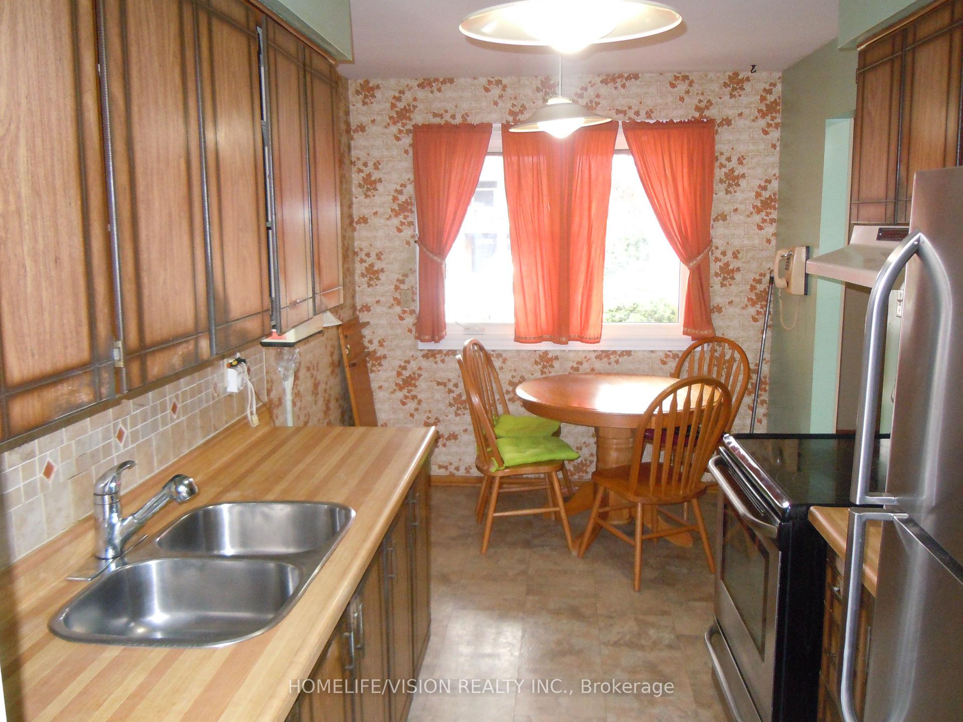 Photo 3 of 76 Crayford Drive, Scarborough, Steeles — HOMEH