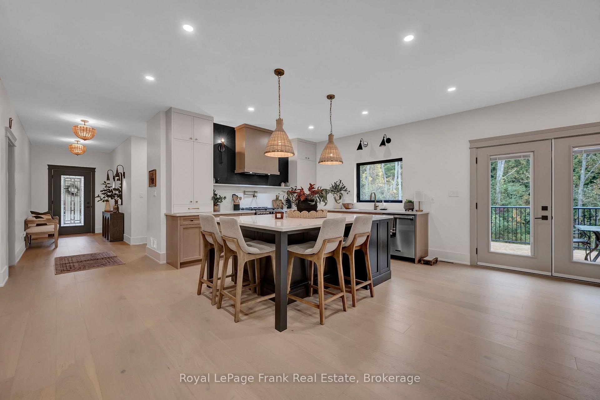 Photo 5 of 663 Ford Crescent, Cavan Monaghan, Cavan Twp — HOMEH