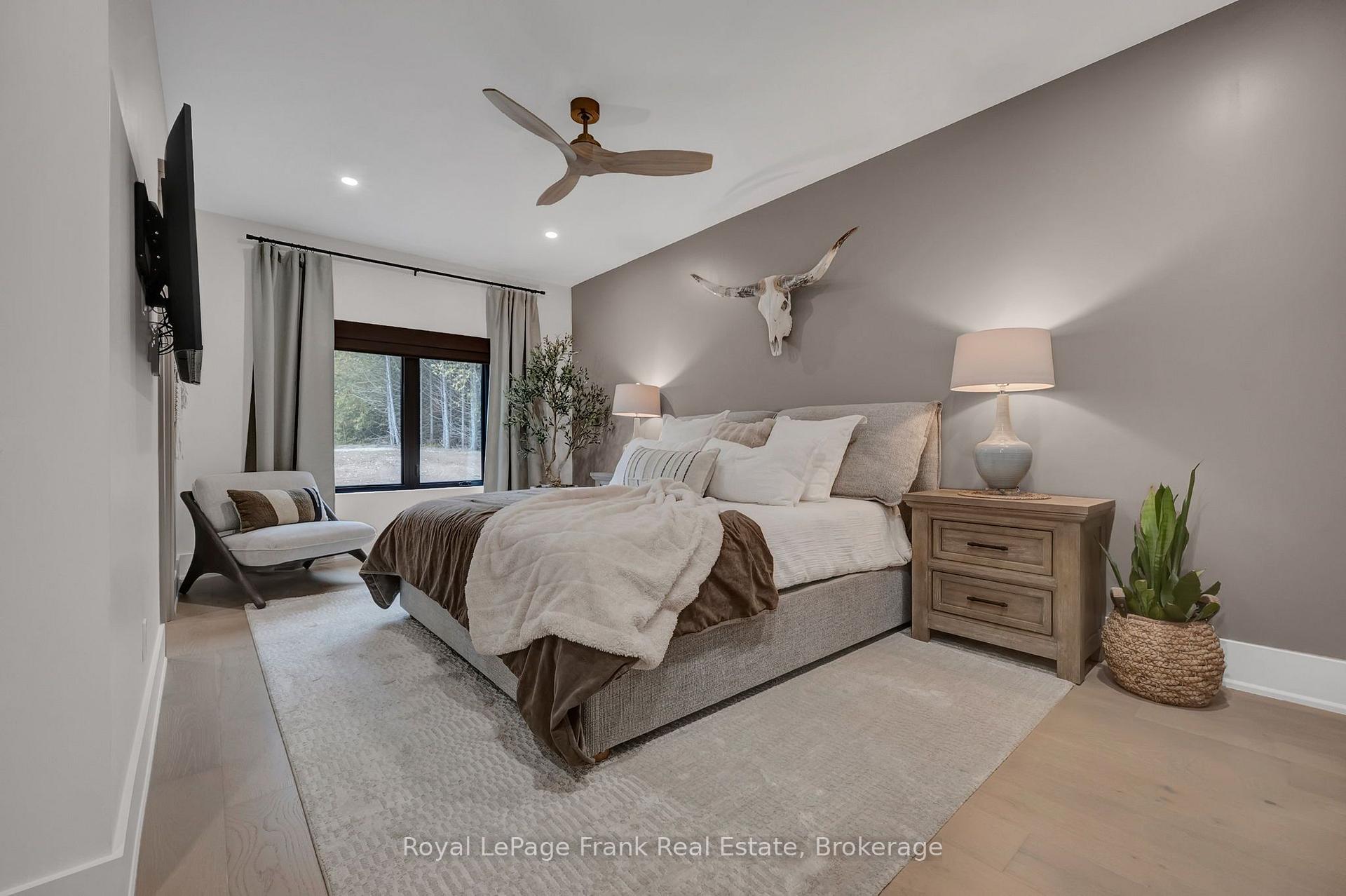 Photo 15 of 663 Ford Crescent, Cavan Monaghan, Cavan Twp — HOMEH
