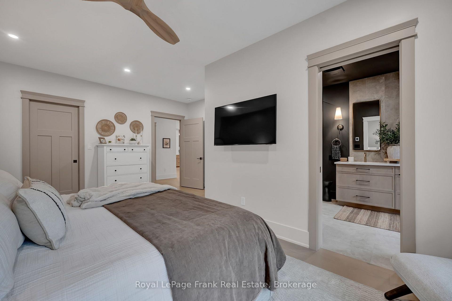 Photo 16 of 663 Ford Crescent, Cavan Monaghan, Cavan Twp — HOMEH