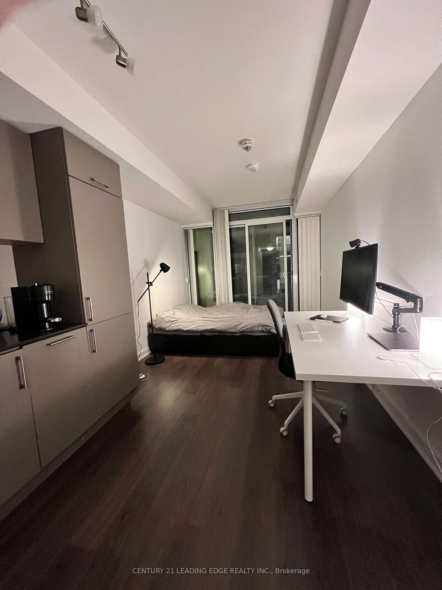 Photo 5 of Unit 1116W, 27 Bathurst Street, Toronto, Waterfront Communities — HOMEH