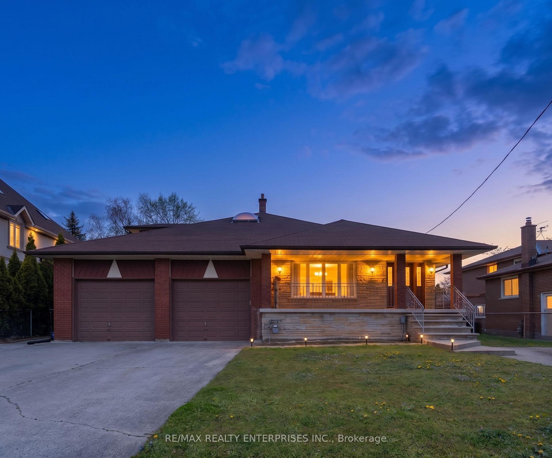 Photo 2 of 1351 Haig Boulevard, Mississauga, Lakeview — HOMEH