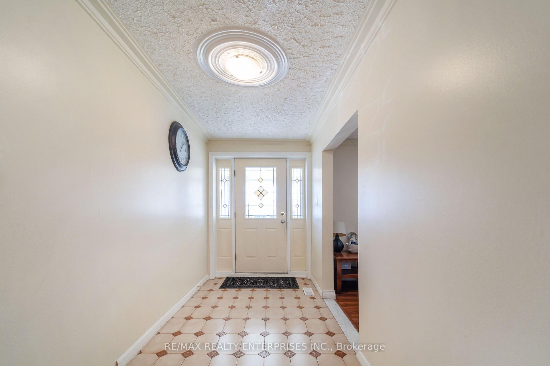 Photo 7 of 1351 Haig Boulevard, Mississauga, Lakeview — HOMEH