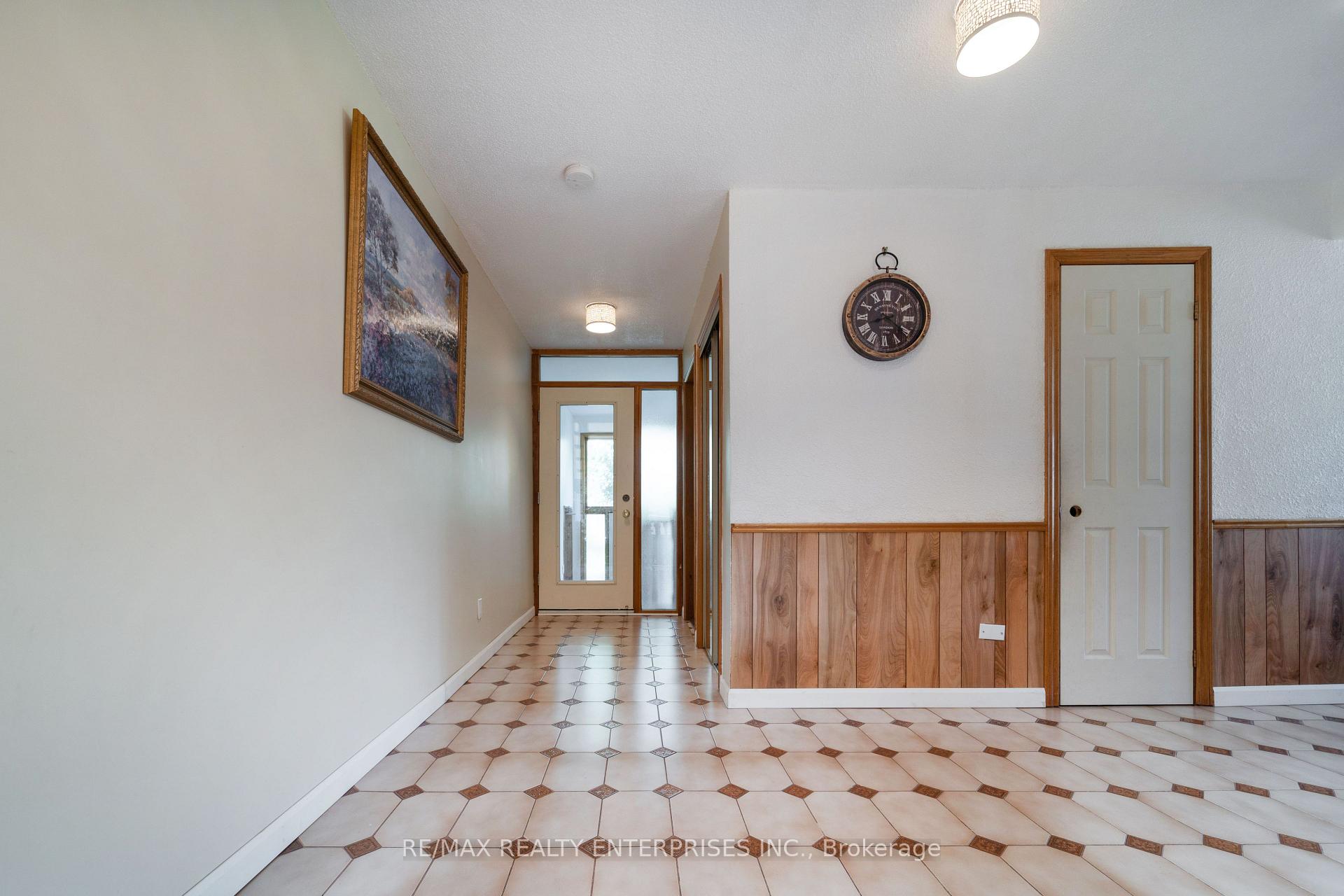 Photo 9 of 1351 Haig Boulevard, Mississauga, Lakeview — HOMEH