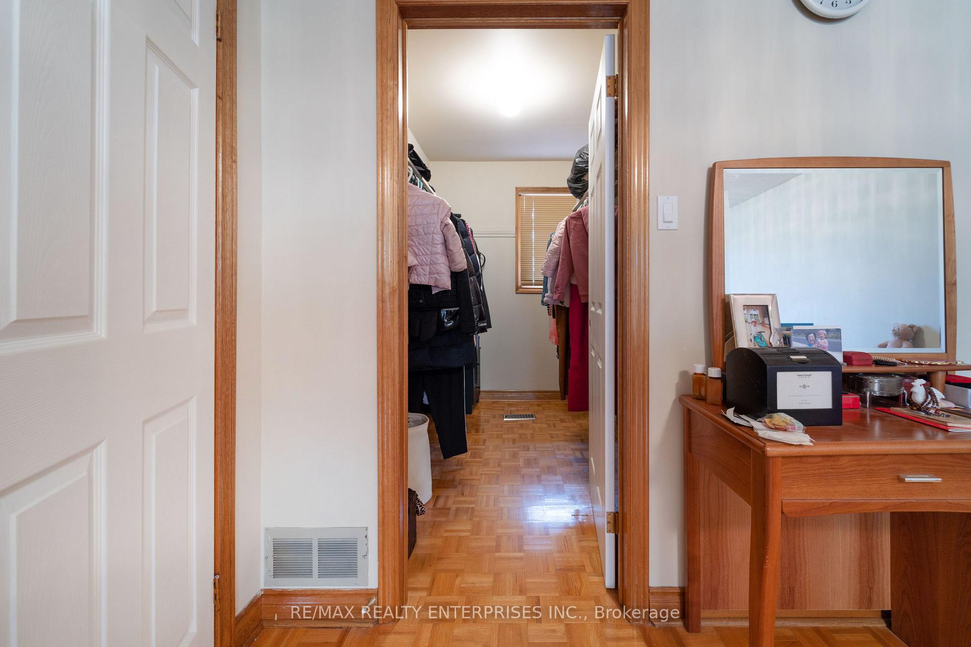 Photo 23 of 1351 Haig Boulevard, Mississauga, Lakeview — HOMEH
