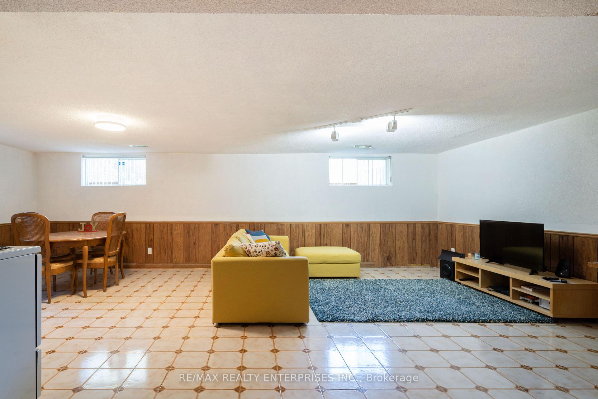Photo 25 of 1351 Haig Boulevard, Mississauga, Lakeview — HOMEH
