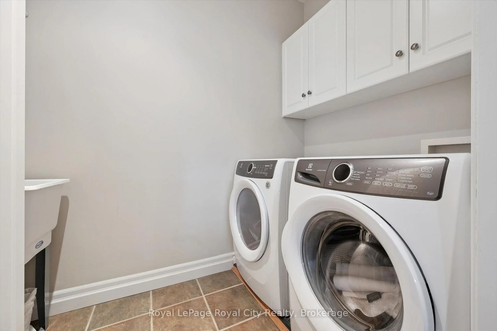 Photo 30 of Unit 6, 12 Glasgow Street S, Guelph, Downtown — HOMEH