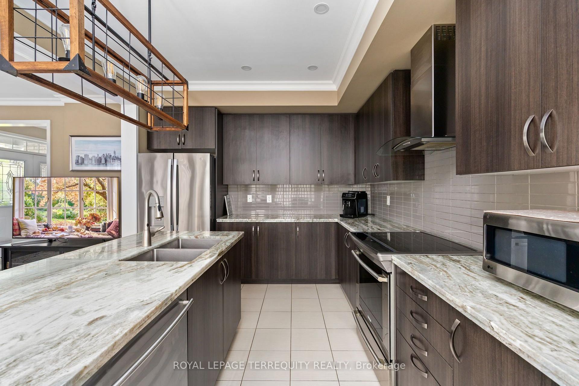 Photo 11 of 22 Harcourt Street, Vaughan, Patterson — HOMEH