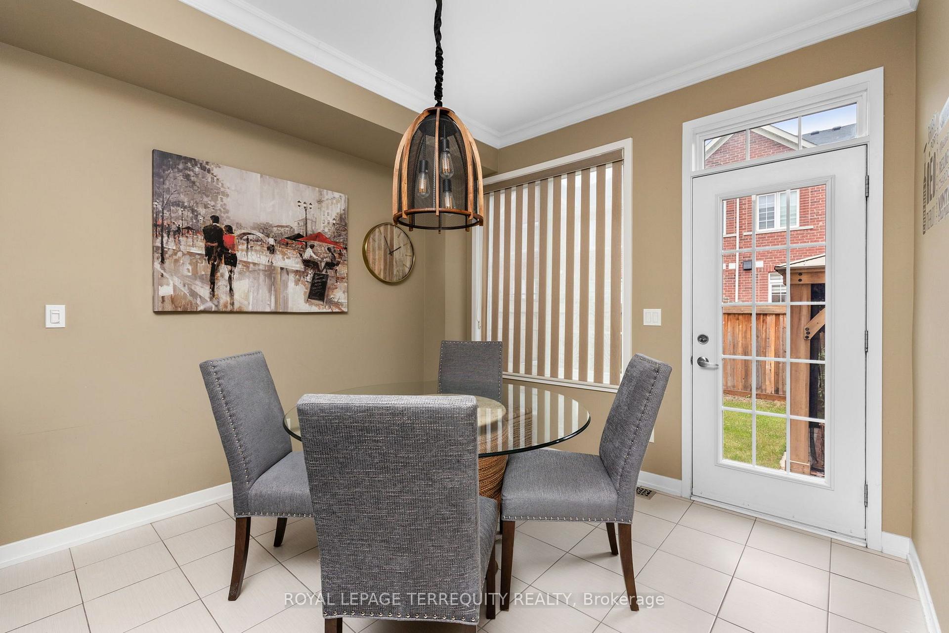 Photo 13 of 22 Harcourt Street, Vaughan, Patterson — HOMEH