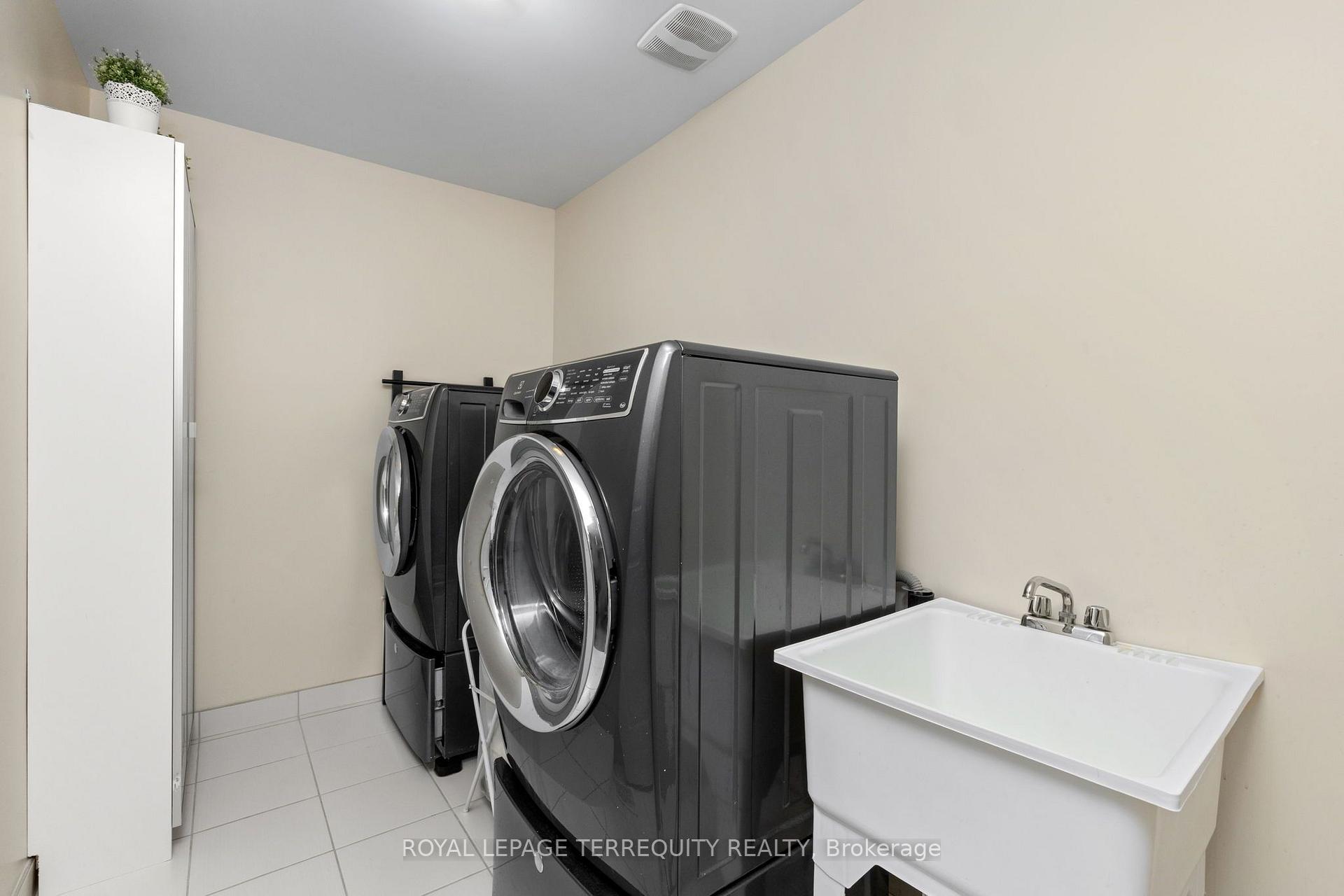 Photo 23 of 22 Harcourt Street, Vaughan, Patterson — HOMEH