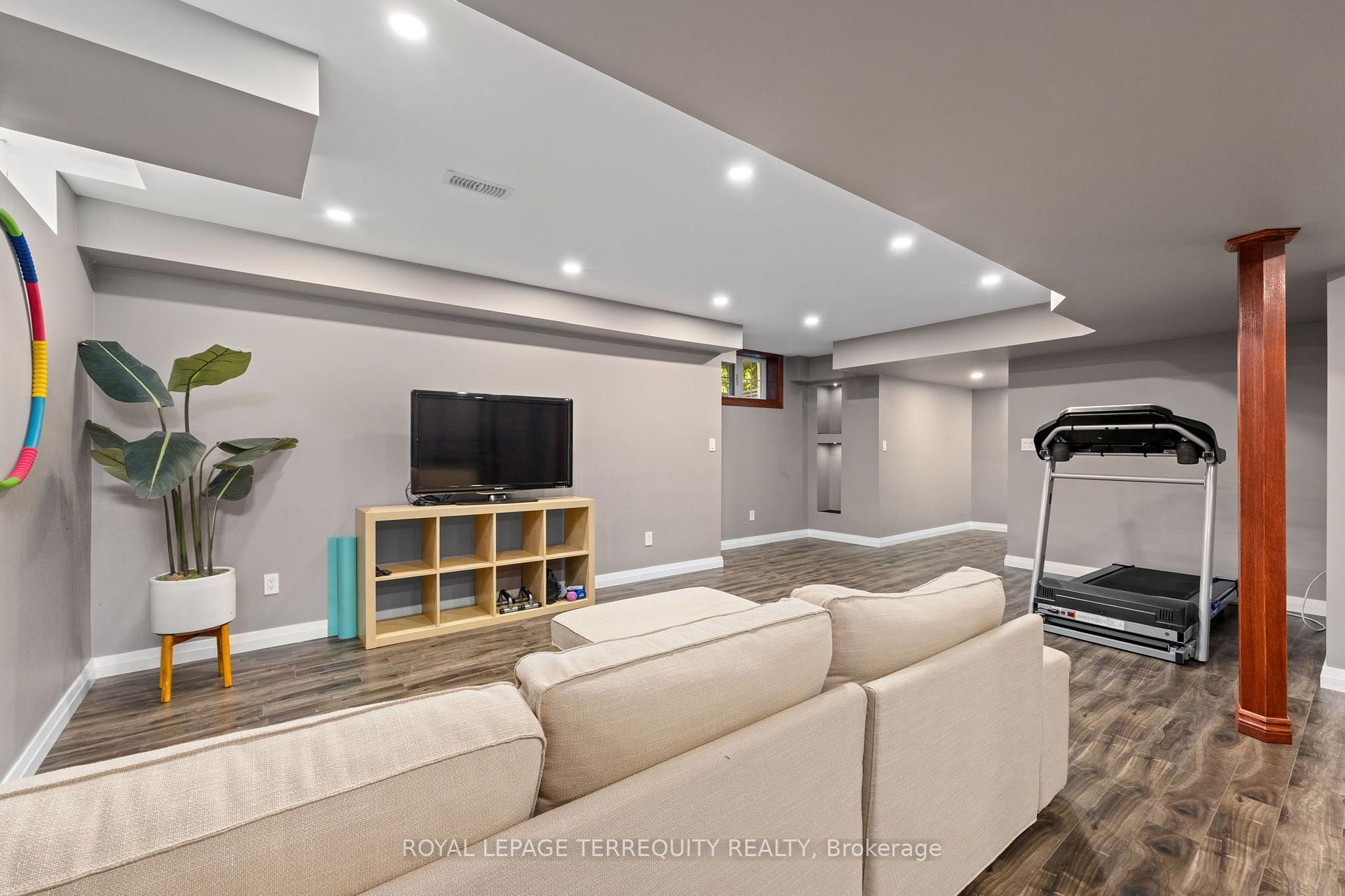 Photo 33 of 22 Harcourt Street, Vaughan, Patterson — HOMEH