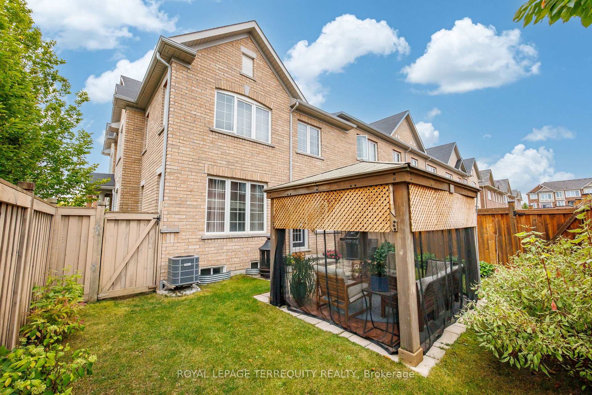 Photo 38 of 22 Harcourt Street, Vaughan, Patterson — HOMEH