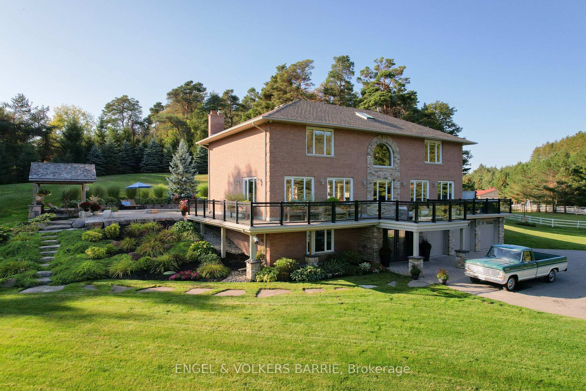 Photo 5 of 419 Goodwood Road, Uxbridge, Rural Uxbridge — HOMEH