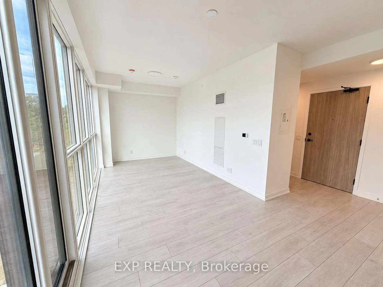 Photo 3 of Unit 5, 736 Kingston Road, Toronto, East End-Danforth — HOMEH