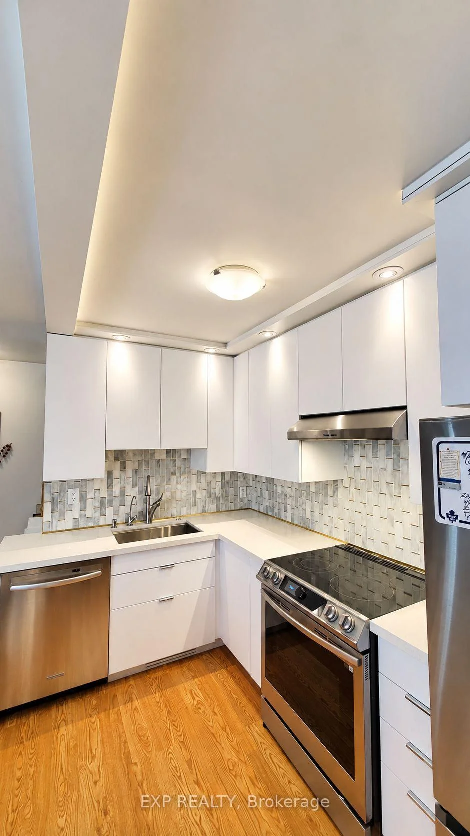 Photo 4 of Unit 5, 736 Kingston Road, Toronto, East End-Danforth — HOMEH