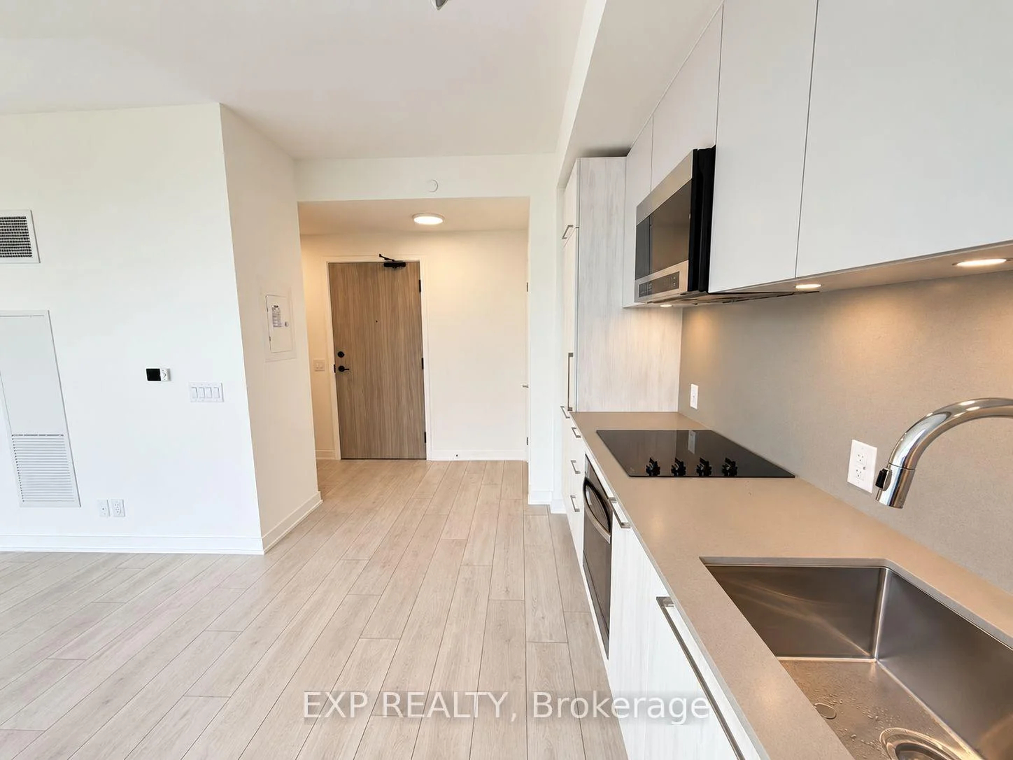 Photo 5 of Unit 5, 736 Kingston Road, Toronto, East End-Danforth — HOMEH