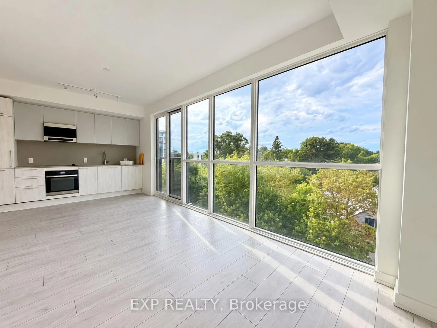 Photo 7 of Unit 5, 736 Kingston Road, Toronto, East End-Danforth — HOMEH