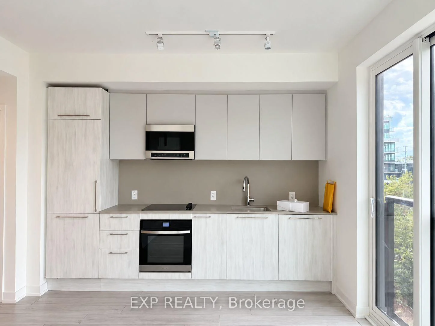 Photo 13 of Unit 5, 736 Kingston Road, Toronto, East End-Danforth — HOMEH