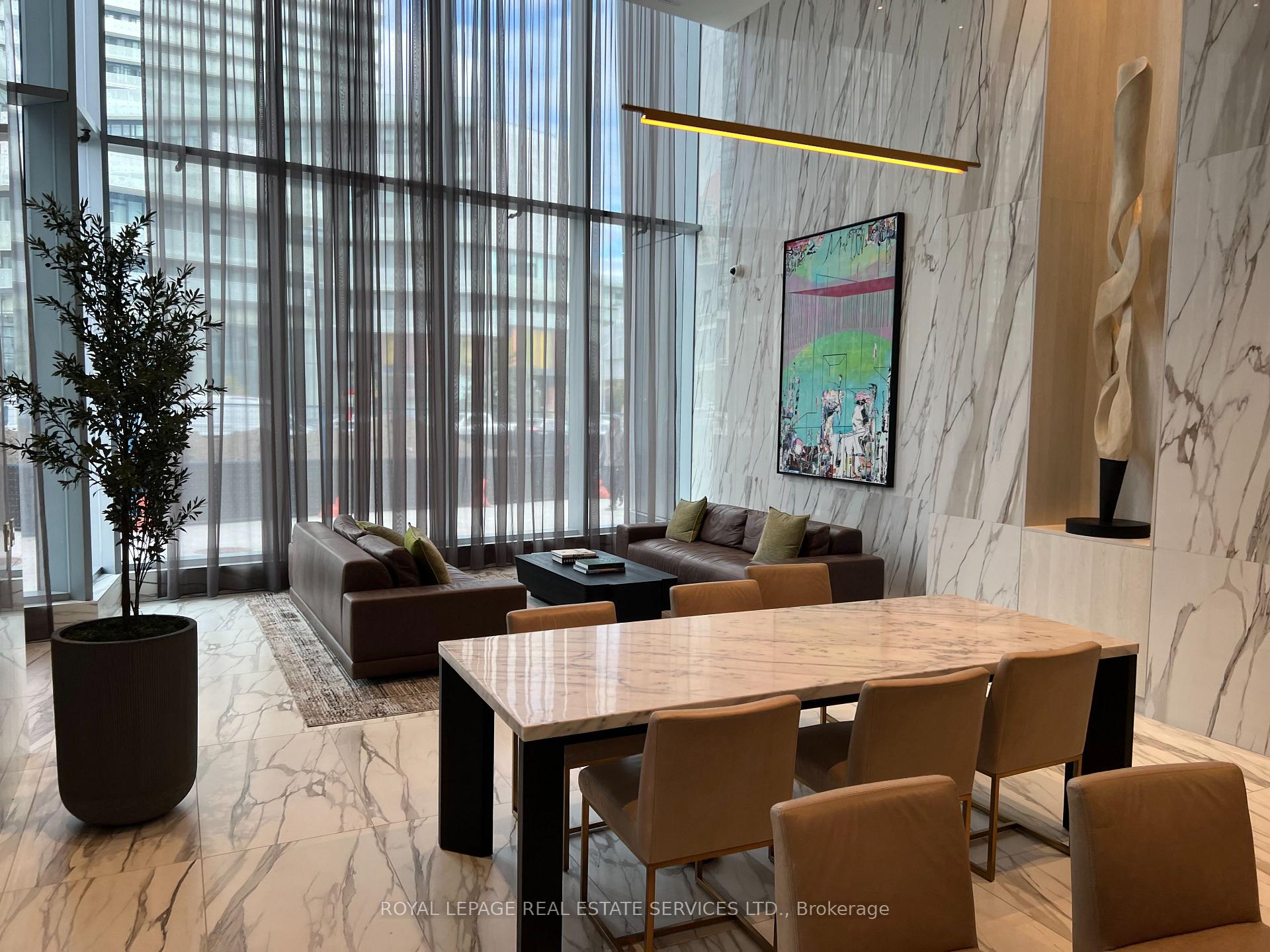 Photo 2 of Unit 3702, 448 Burnhamthorpe Road, Mississauga, City Centre — HOMEH