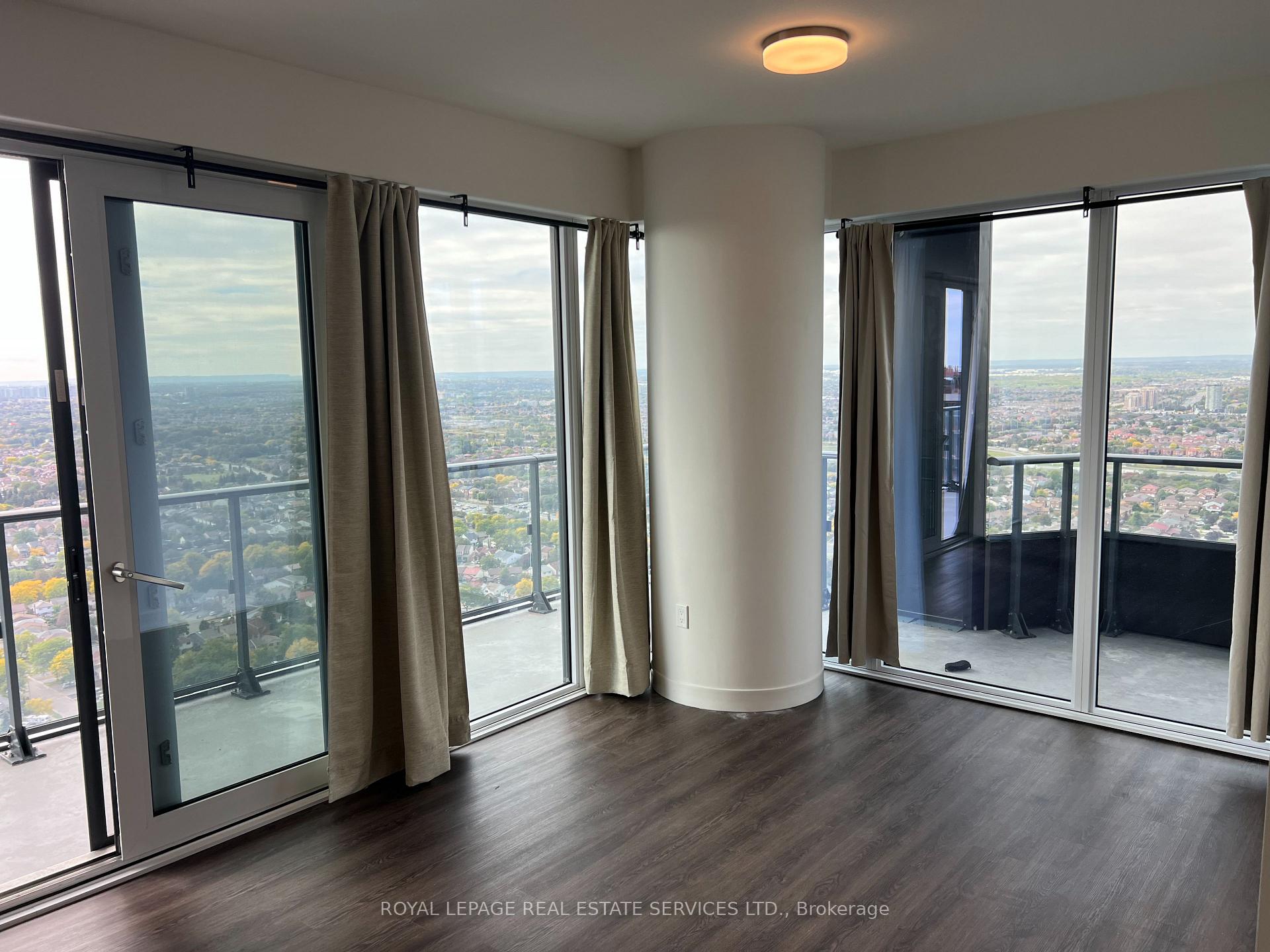 Photo 11 of Unit 3702, 448 Burnhamthorpe Road, Mississauga, City Centre — HOMEH