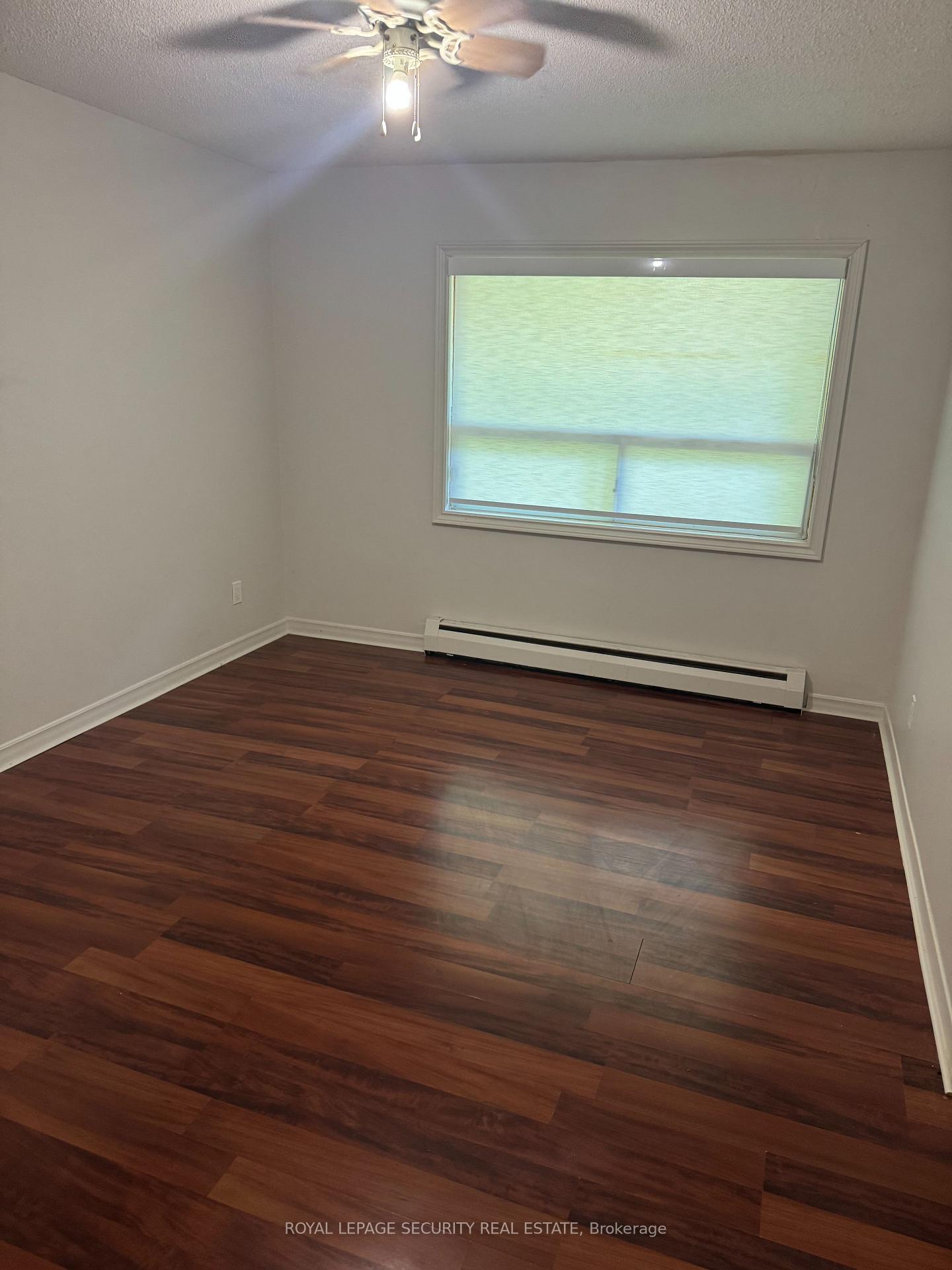 Photo 3 of Unit Lower B, 10432 Islington Avenue, Vaughan, Kleinburg — HOMEH