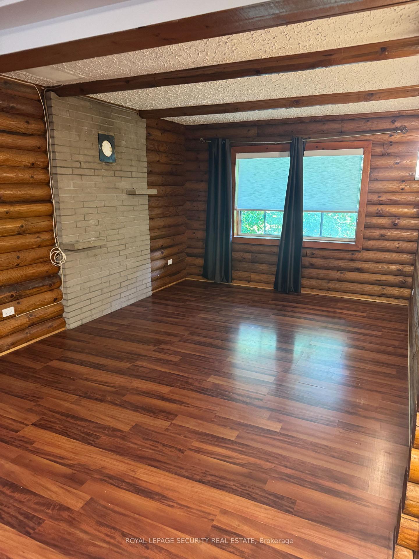 Photo 4 of Unit Lower B, 10432 Islington Avenue, Vaughan, Kleinburg — HOMEH