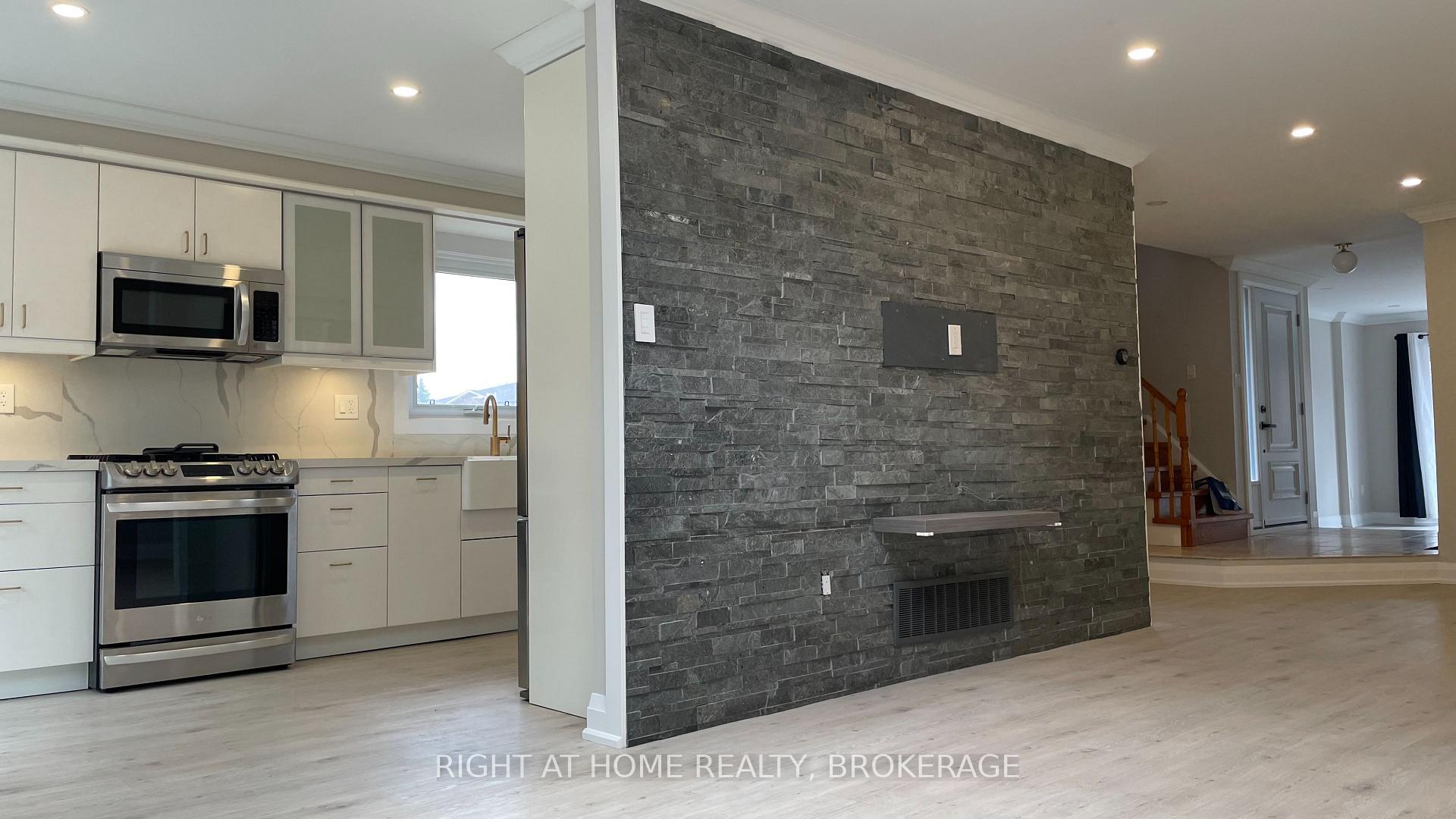 Photo 6 of 1207 Potters Wheel Crescent, Oakville, Glen Abbey — HOMEH