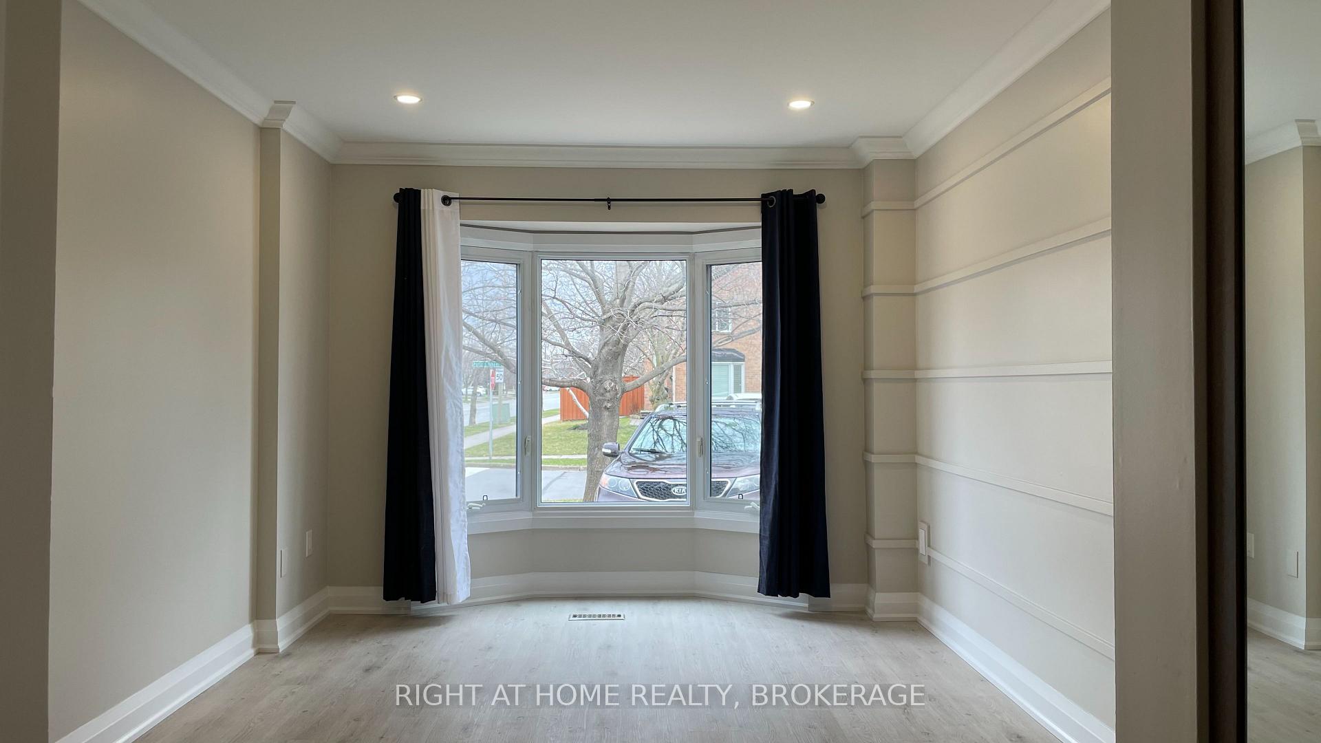 Photo 7 of 1207 Potters Wheel Crescent, Oakville, Glen Abbey — HOMEH