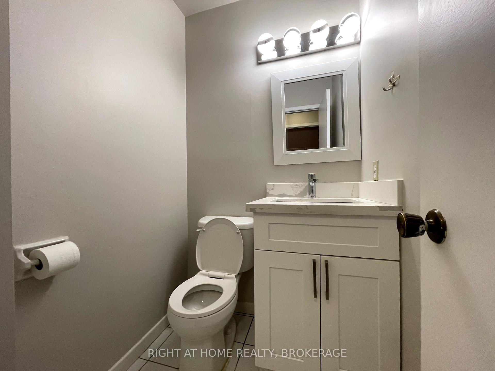Photo 8 of 1207 Potters Wheel Crescent, Oakville, Glen Abbey — HOMEH