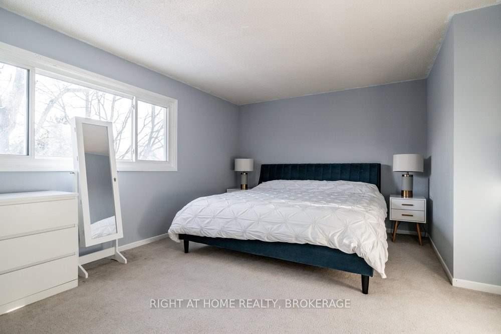 Photo 10 of 1207 Potters Wheel Crescent, Oakville, Glen Abbey — HOMEH
